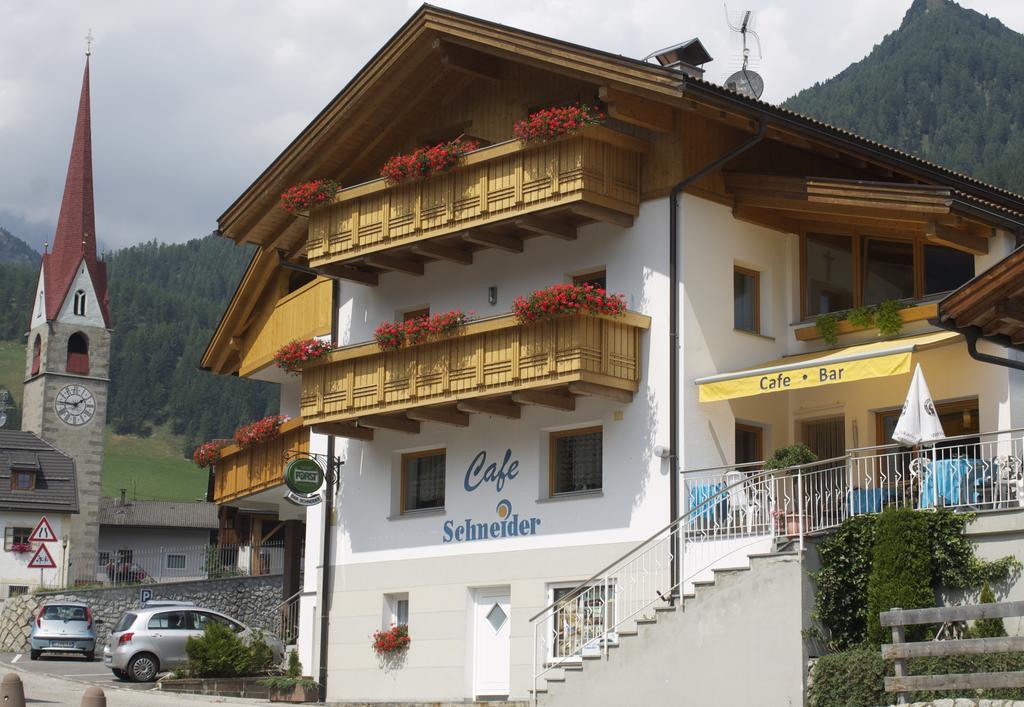 Cafe Schneider Bed & Breakfast Lappago ภายนอก รูปภาพ